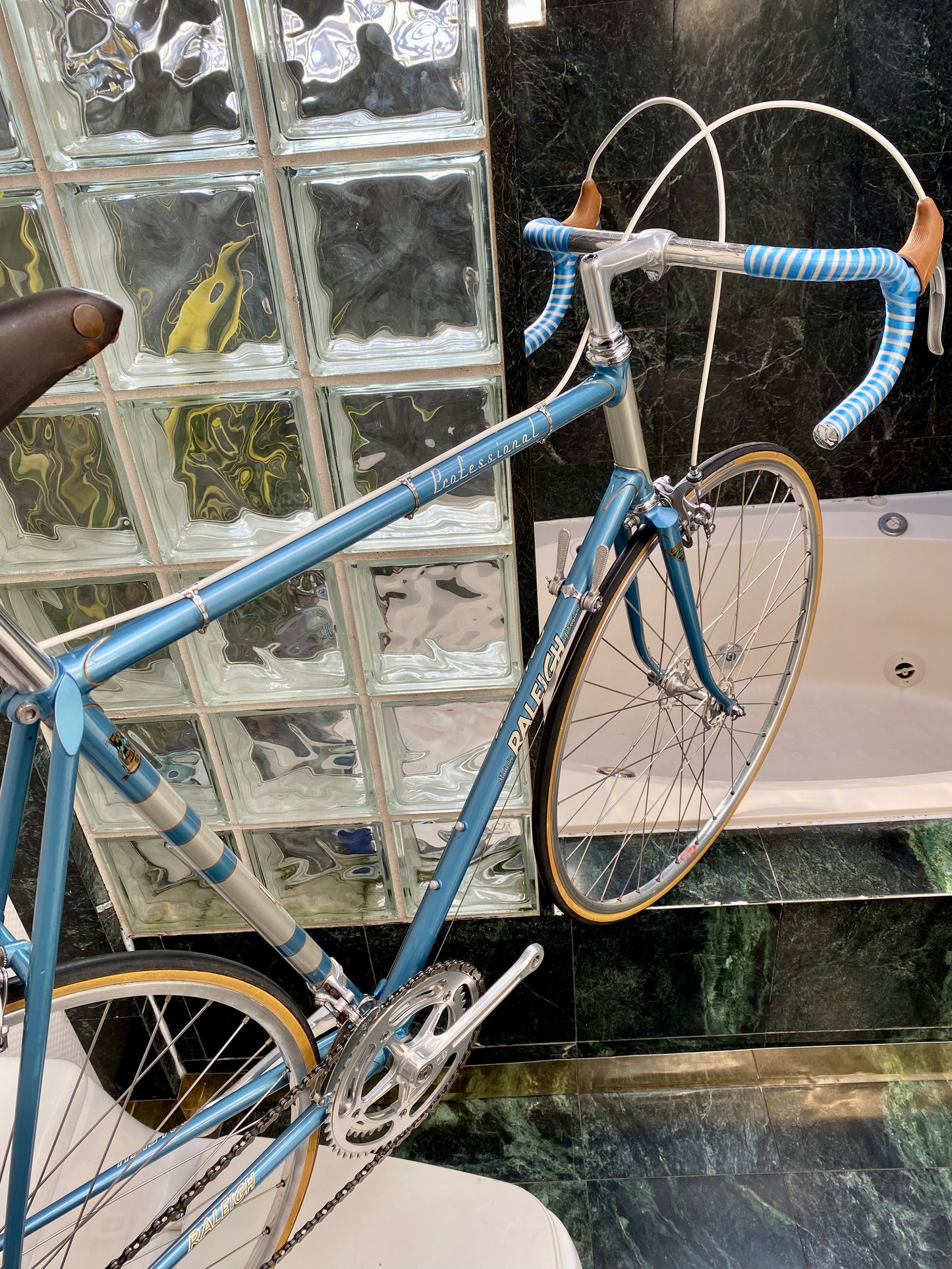 (SIZE 59cm) 1970's PROFESSIONAL ROAD BIKE - ALL ORIGINAL - CAMPAGNOLO GROUPSET