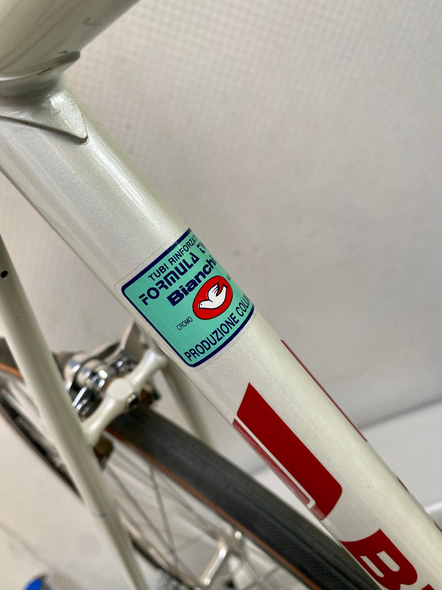 (SIZE 54cm) 1980's BIANCHI ROAD BIKE - CAMPAGNOLO - SUPER CLEAN