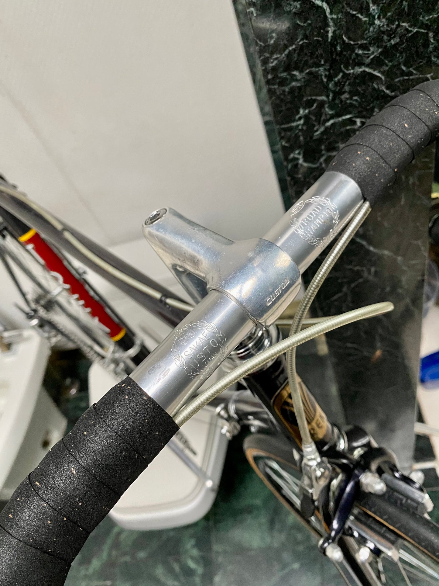 (SIZE 53cm) EARLY-1980's TREK 560 ROAD BIKE - LIKE NEW