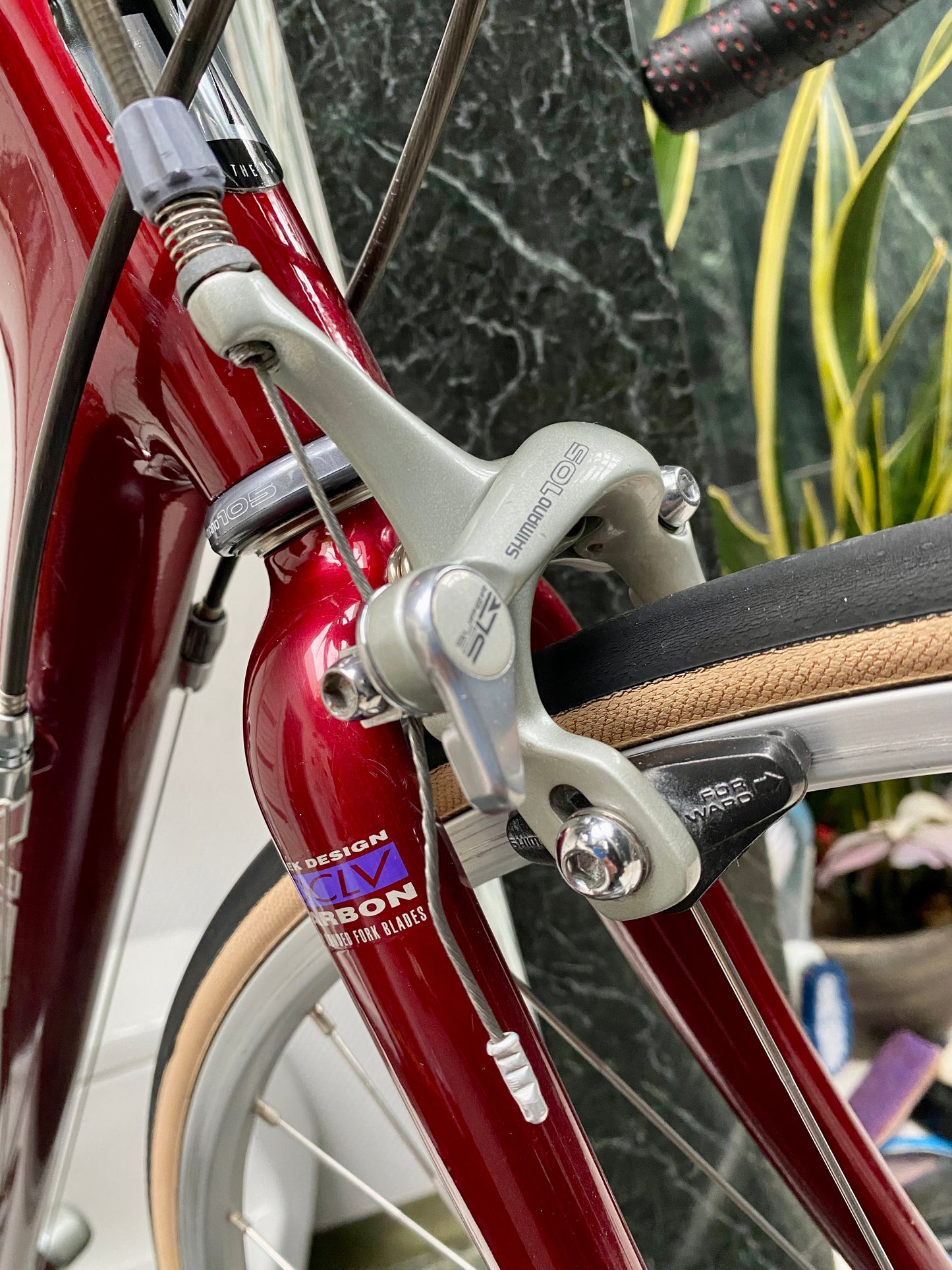 (SIZE 57cm) EARLY-1990's TREK 5500 CARBON ROAD BIKE - SHIMANO 105