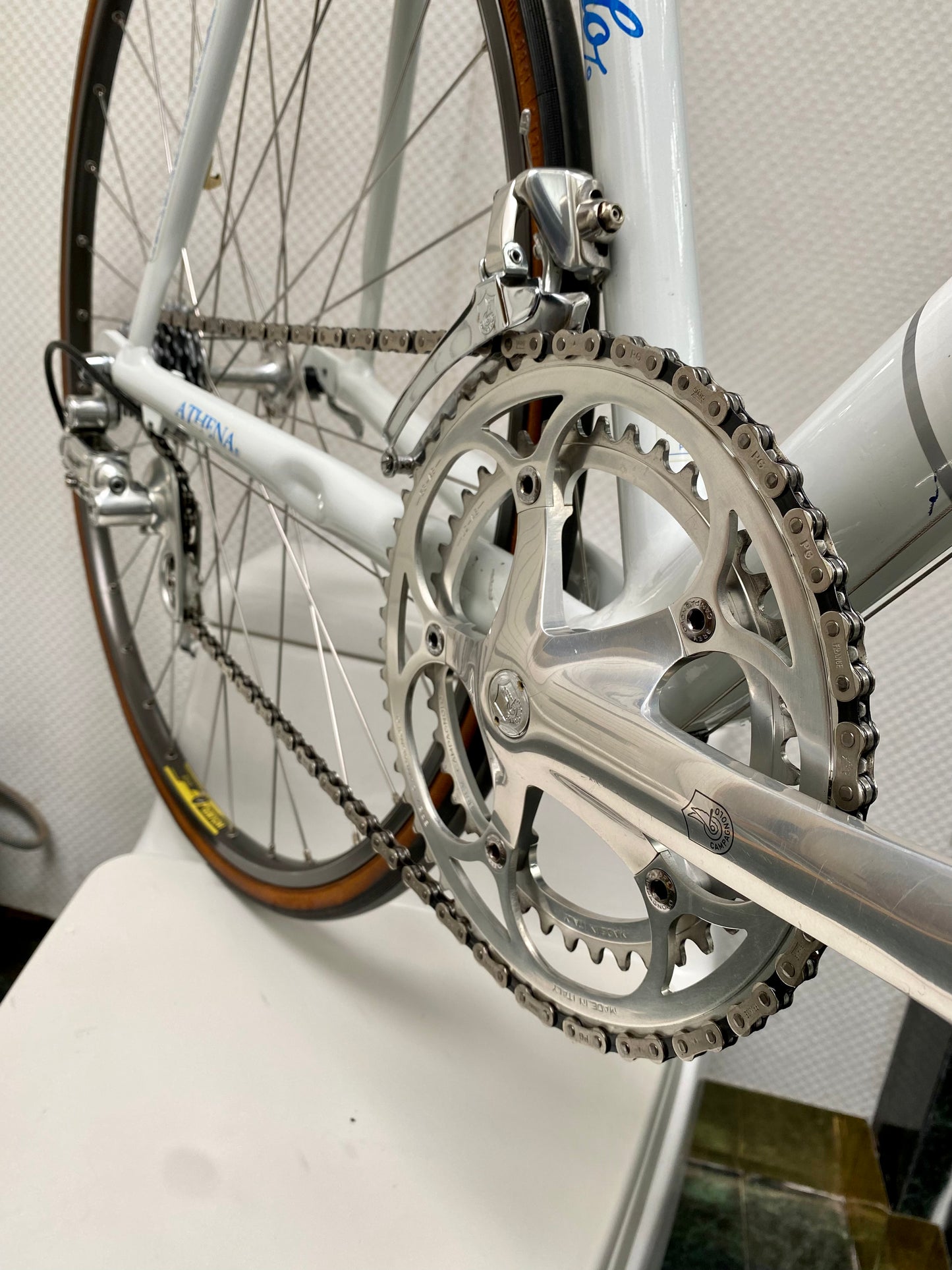 (SIZE 56cm) 1980's CANNONDALE "ATHENA" ROAD BIKE - CAMPAGNOLO ATHENA