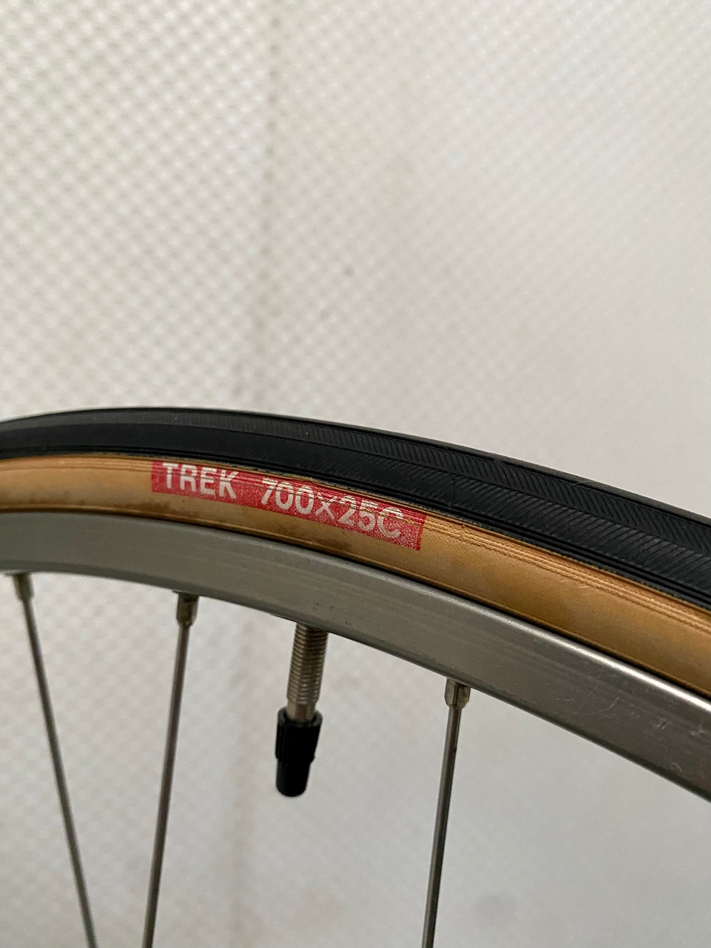 (SIZE 56cm) EARLY-1980's TREK 700 ROAD BIKE - SUNTOUR SUPERBE - REYNOLDS 531 - SPOTLESS