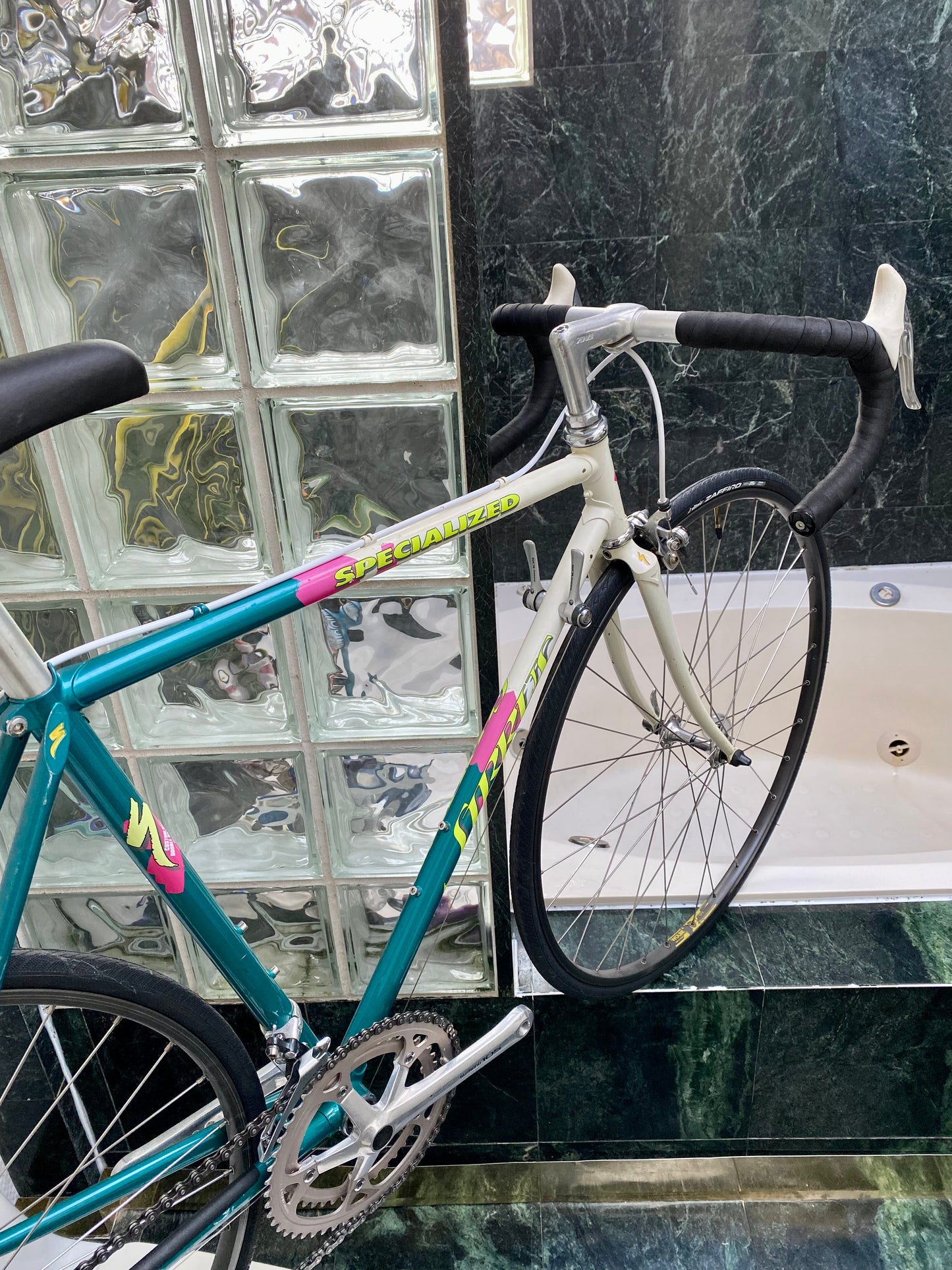 (SIZE 52cm) 1980's SPECIALIZED SIRRUS ROAD BIKE - SHIMANO 105 - SUPER COOL