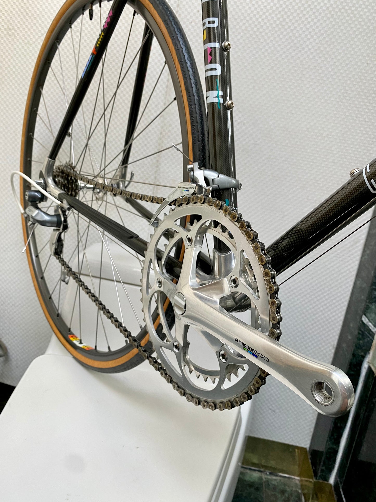 (SIZE 56cm) 1980's CENTURION CARBON ROAD BIKE - SHIMANO 600 - SPOTLESS