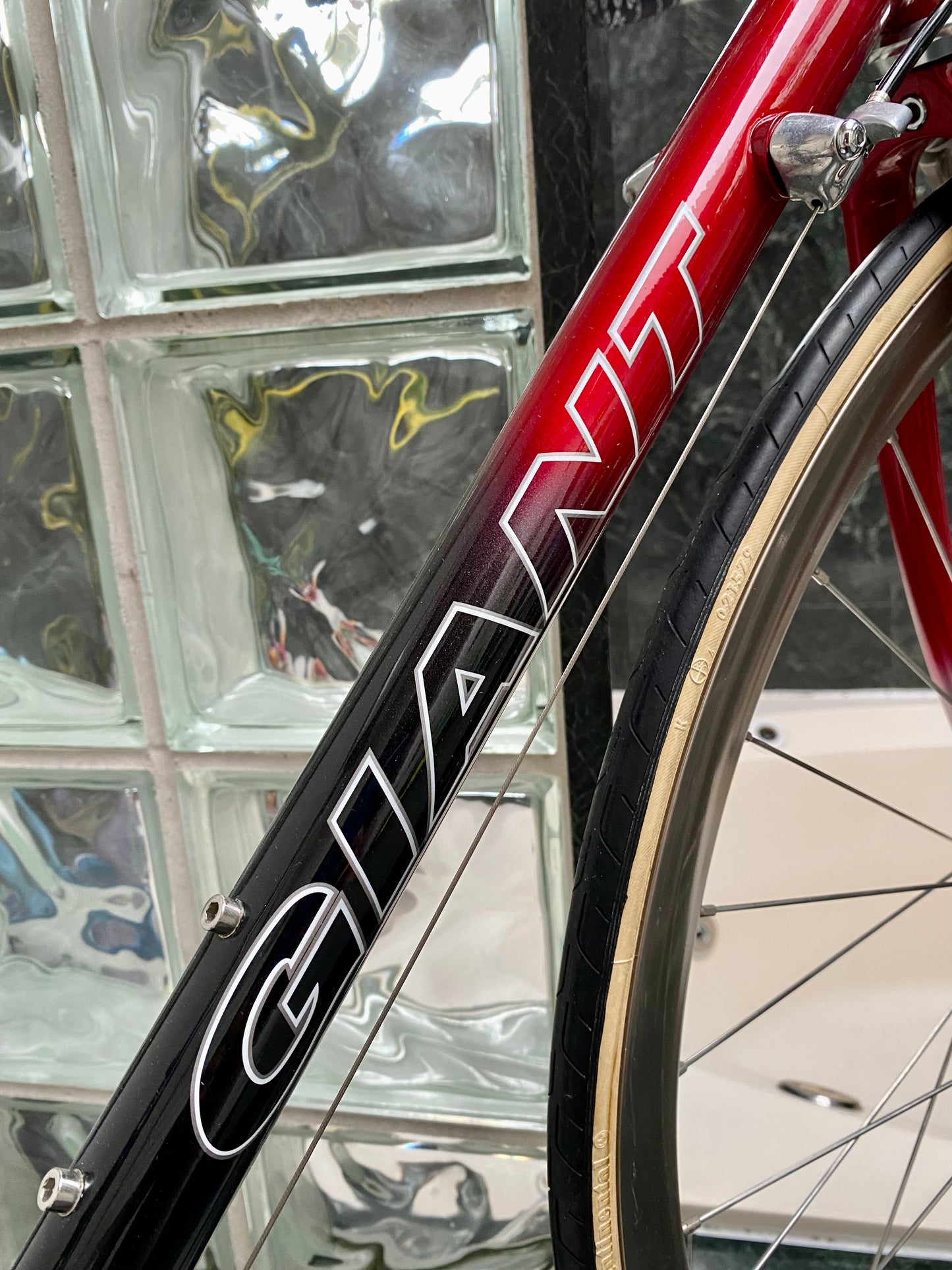 (SIZE 56cm) 1990's GIANT CFR 2 CARBON ROAD BIKE - LIKE NEW