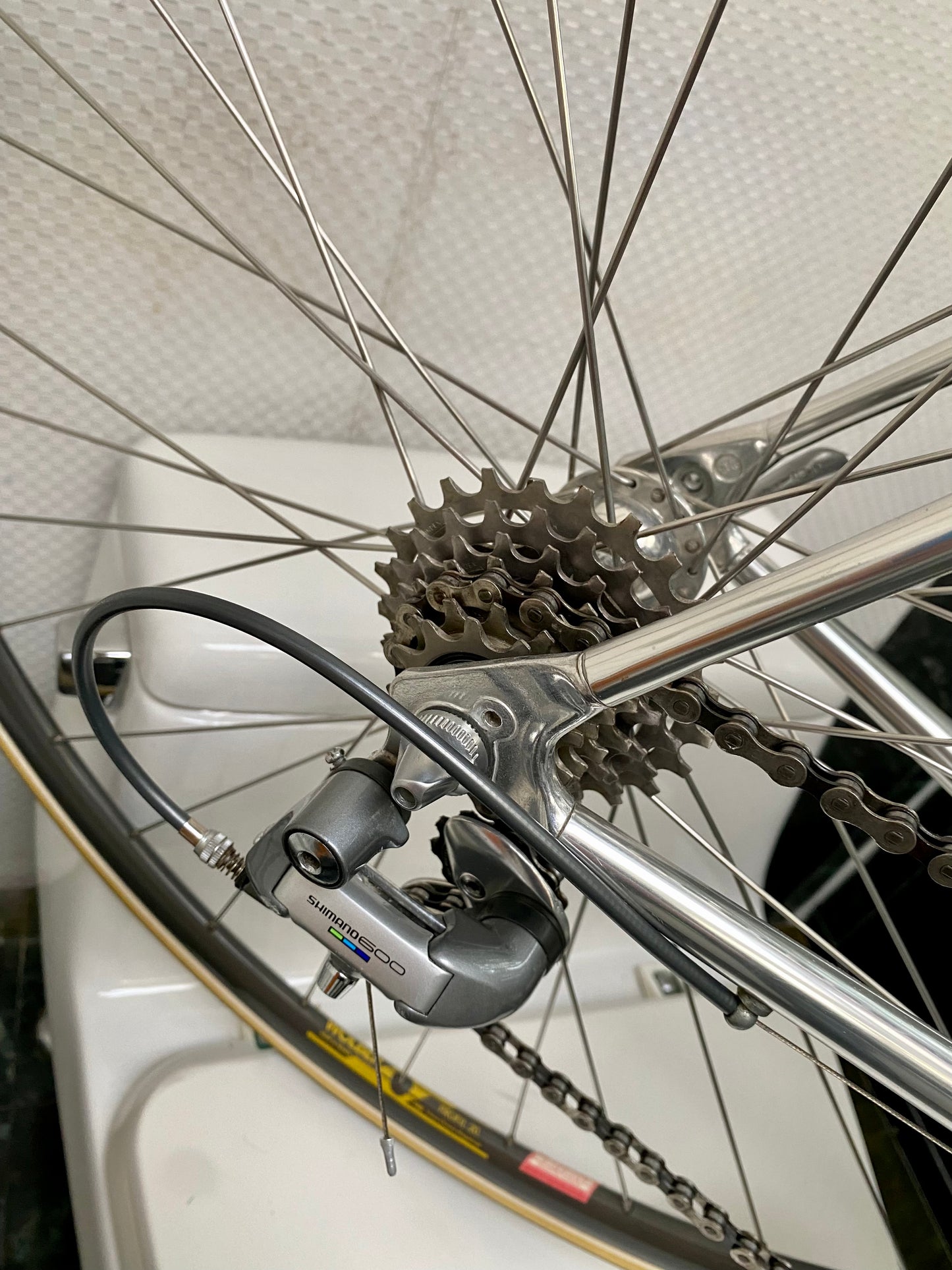 (SIZE 50cm) 1980's VITUS 979 ROAD BIKE - SHIMANO 600 - LIKE NEW