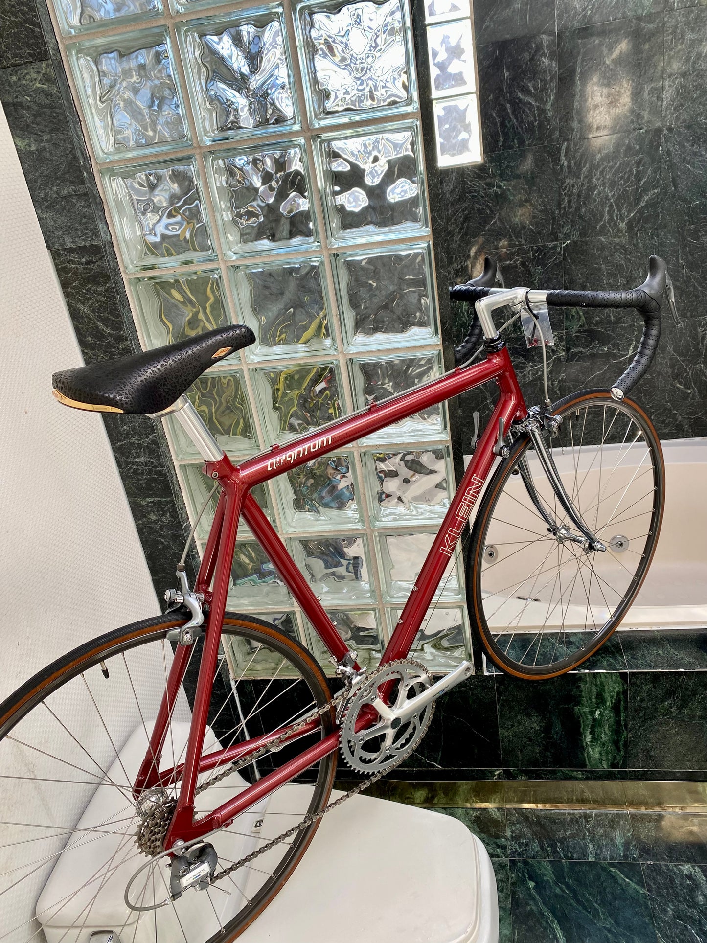 (SIZE 56cm) 1980's KLEIN QUANTUM ROAD BIKE - SHIMANO 600 - SPOTLESS - RARE