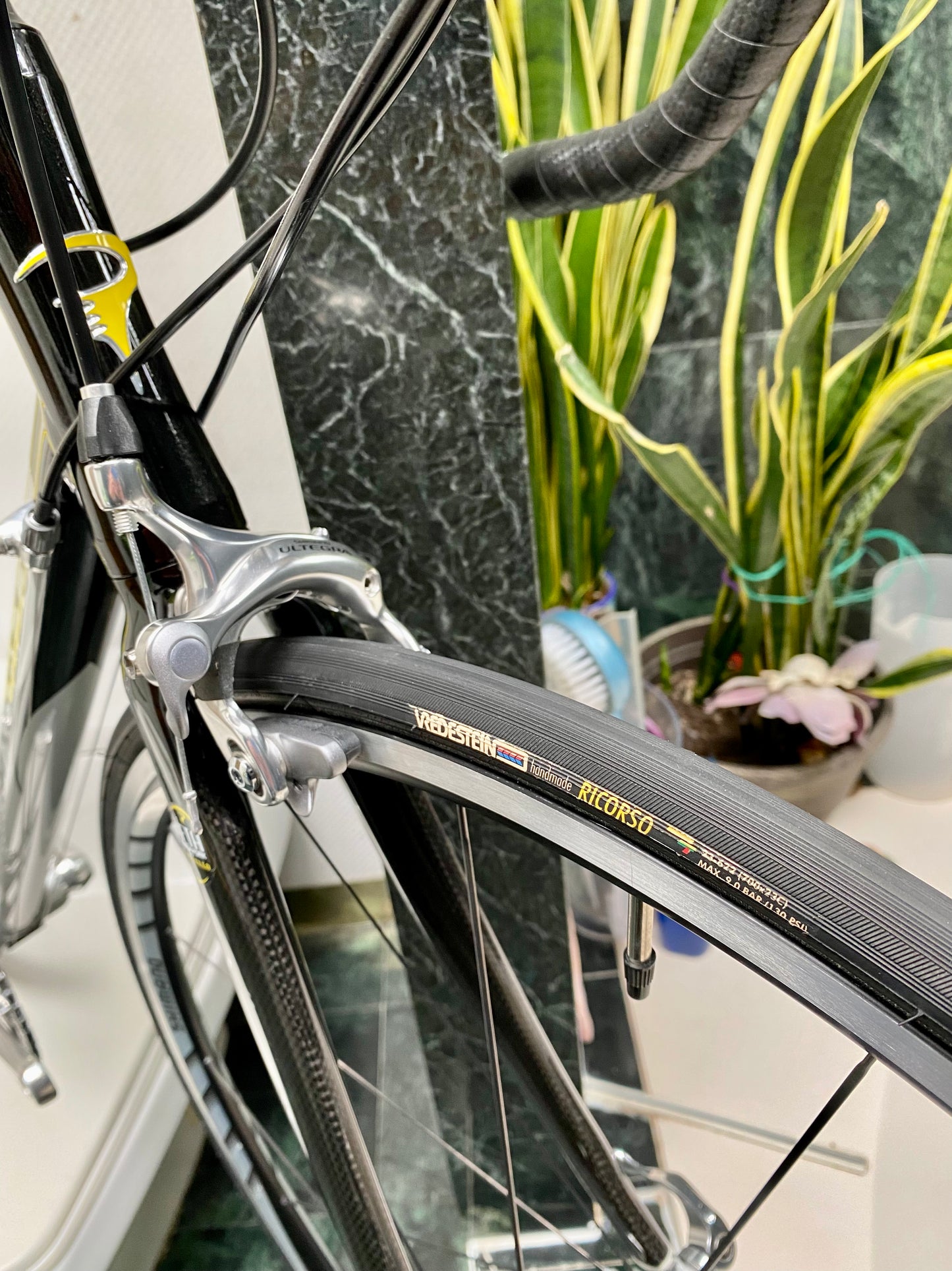 (SIZE 55cm) CLASSIC PINARELLO GALILEO ROAD BIKE - SHIMANO ULTEGRA - LIKE NEW