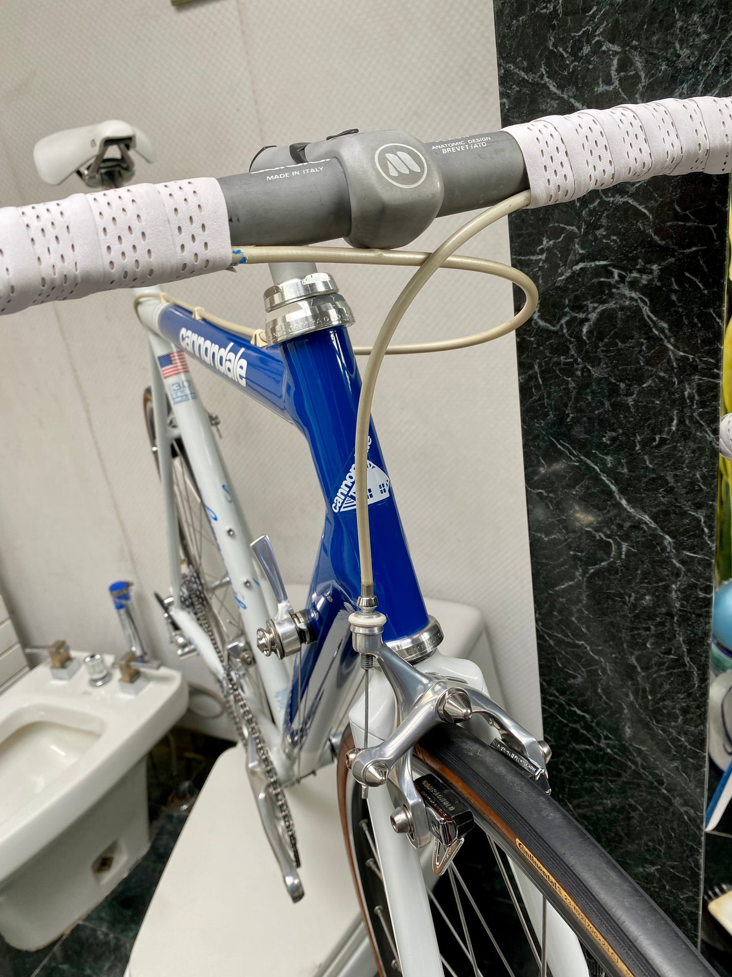 (SIZE 56cm) 1980's CANNONDALE "ATHENA" ROAD BIKE - CAMPAGNOLO ATHENA