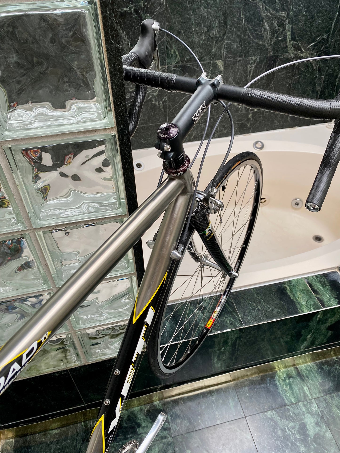 (SIZE 54cm) 2003 YETI ROAD PROJECT TITANIUM ROAD BIKE - SHIMANO DURA ACE - SPOTLESS !