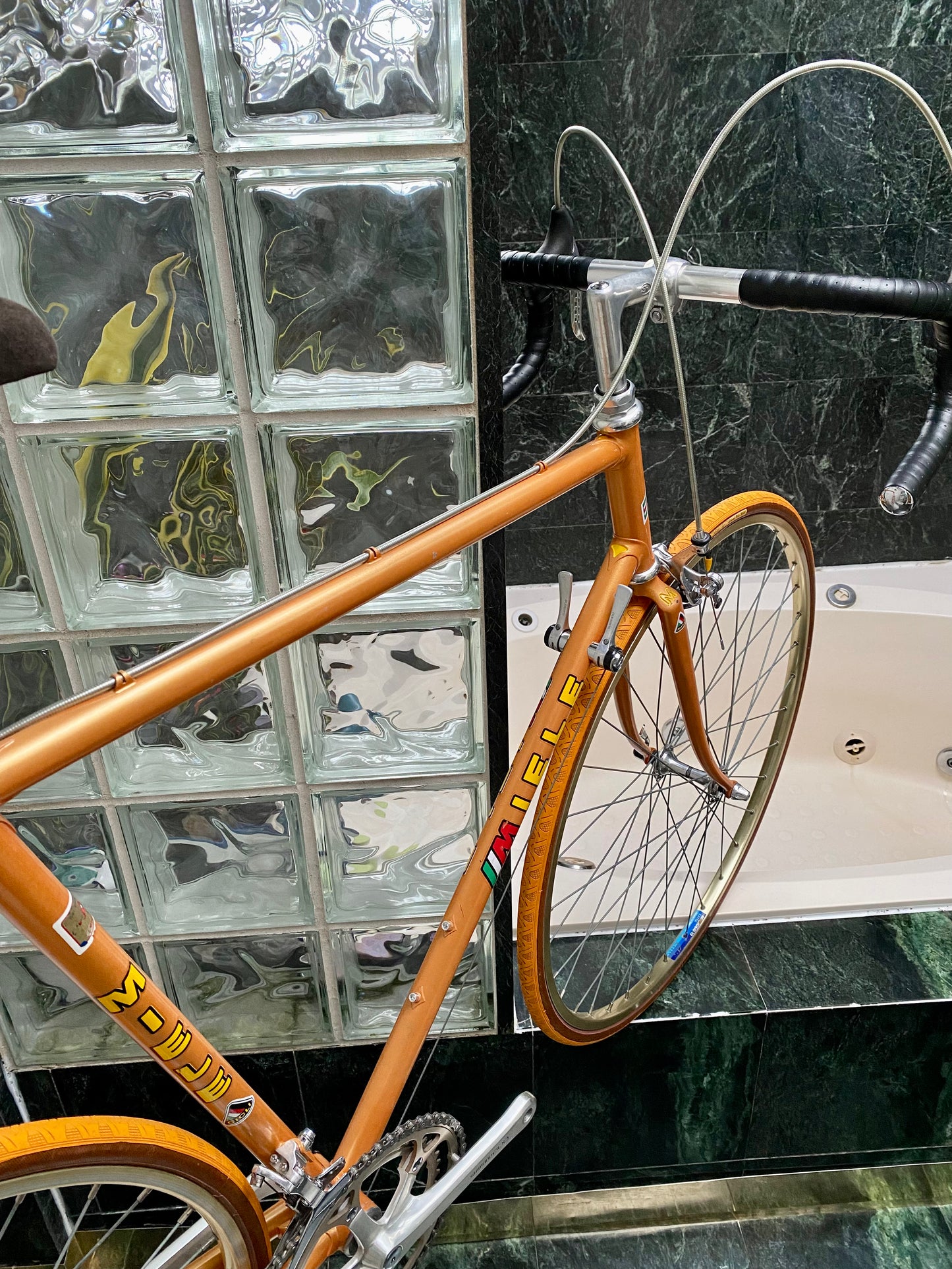 (SIZE 57cm) 1980's MIELE ROAD BIKE - ROSSIN-BUILT - SHIMANO 600