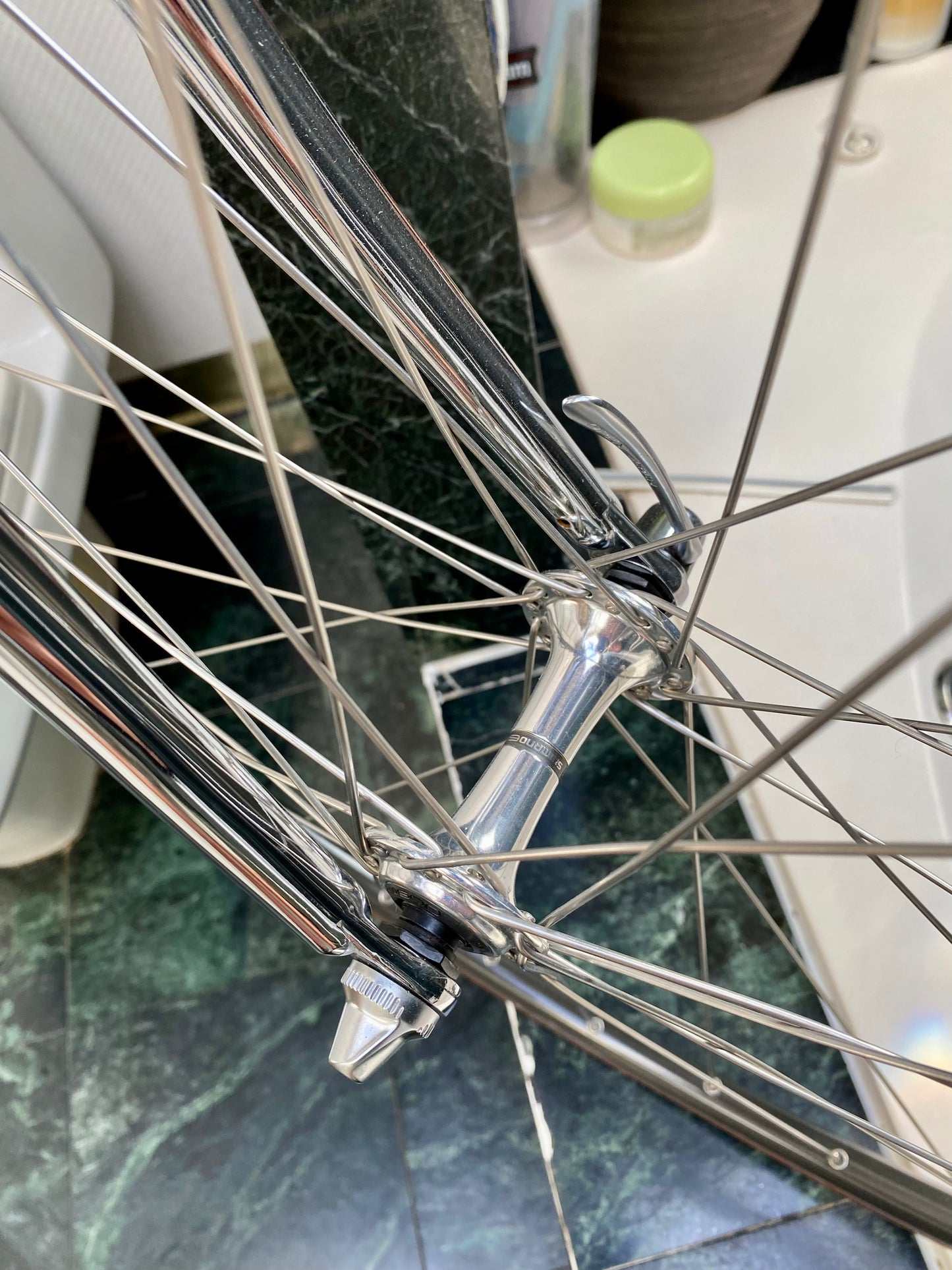 (SIZE 56cm) 1980's KLEIN QUANTUM ROAD BIKE - SHIMANO 600 - SPOTLESS - RARE