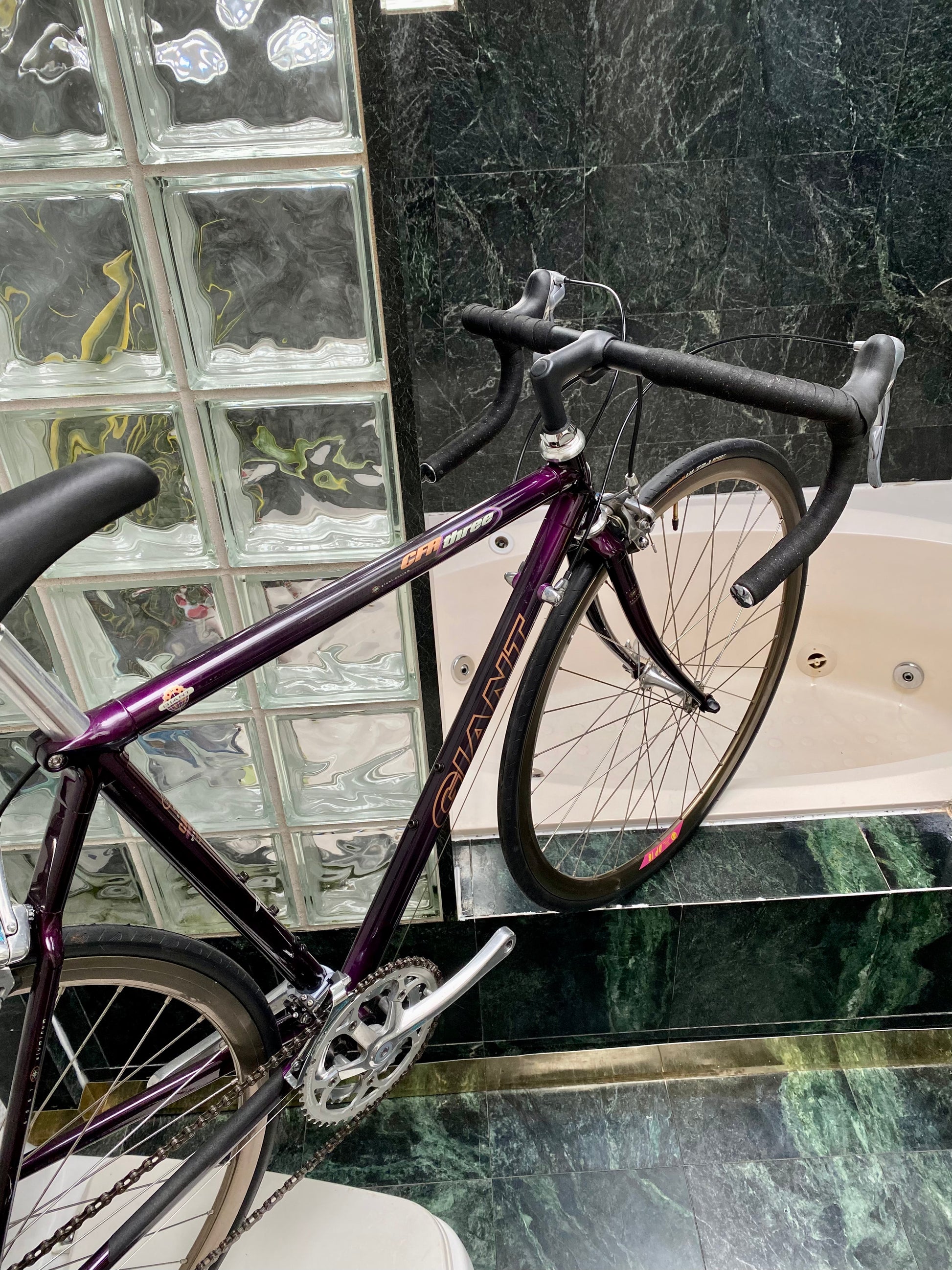 SIZE 52cm GIANT CFR 3 CARBON ROAD BIKE BARELY USED