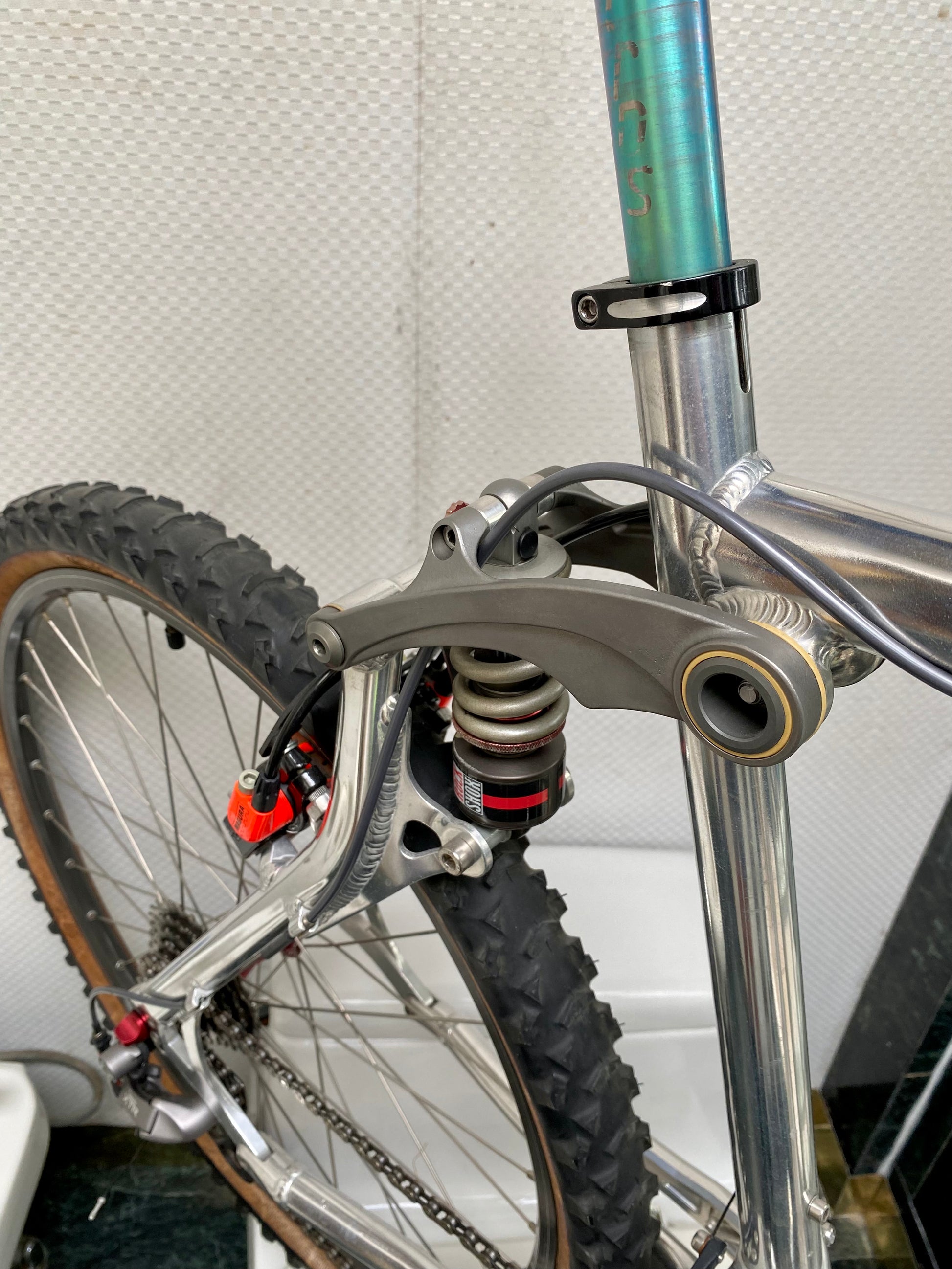 Vintage full 2024 suspension mountain bike