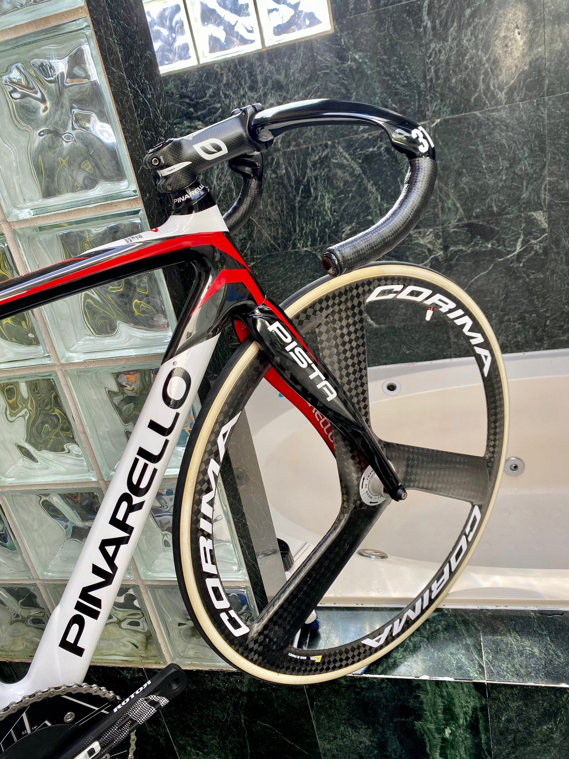 Carbon wheels bike shop 2025