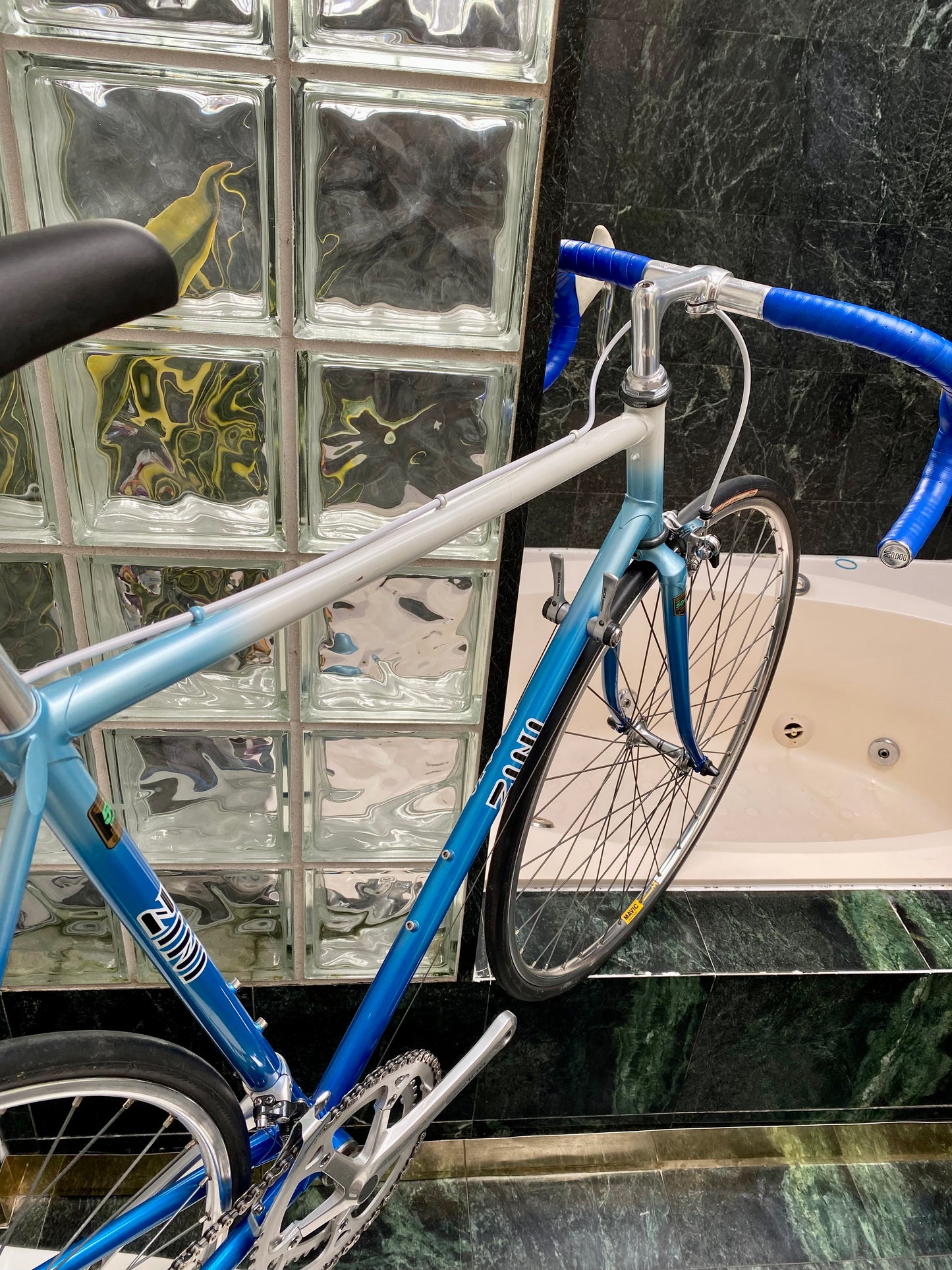 (SIZE 56cm) 1980's ZINI ROAD BIKE - SHIMANO 105 - REYNOLDS STEEL